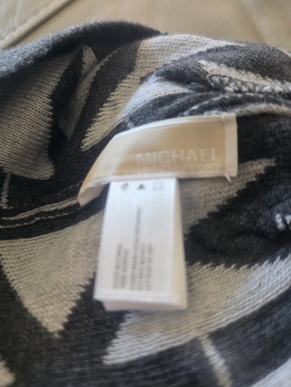 Michael Kors Black & Gray MK Logo Knit Beanie - Picture 6 of 6